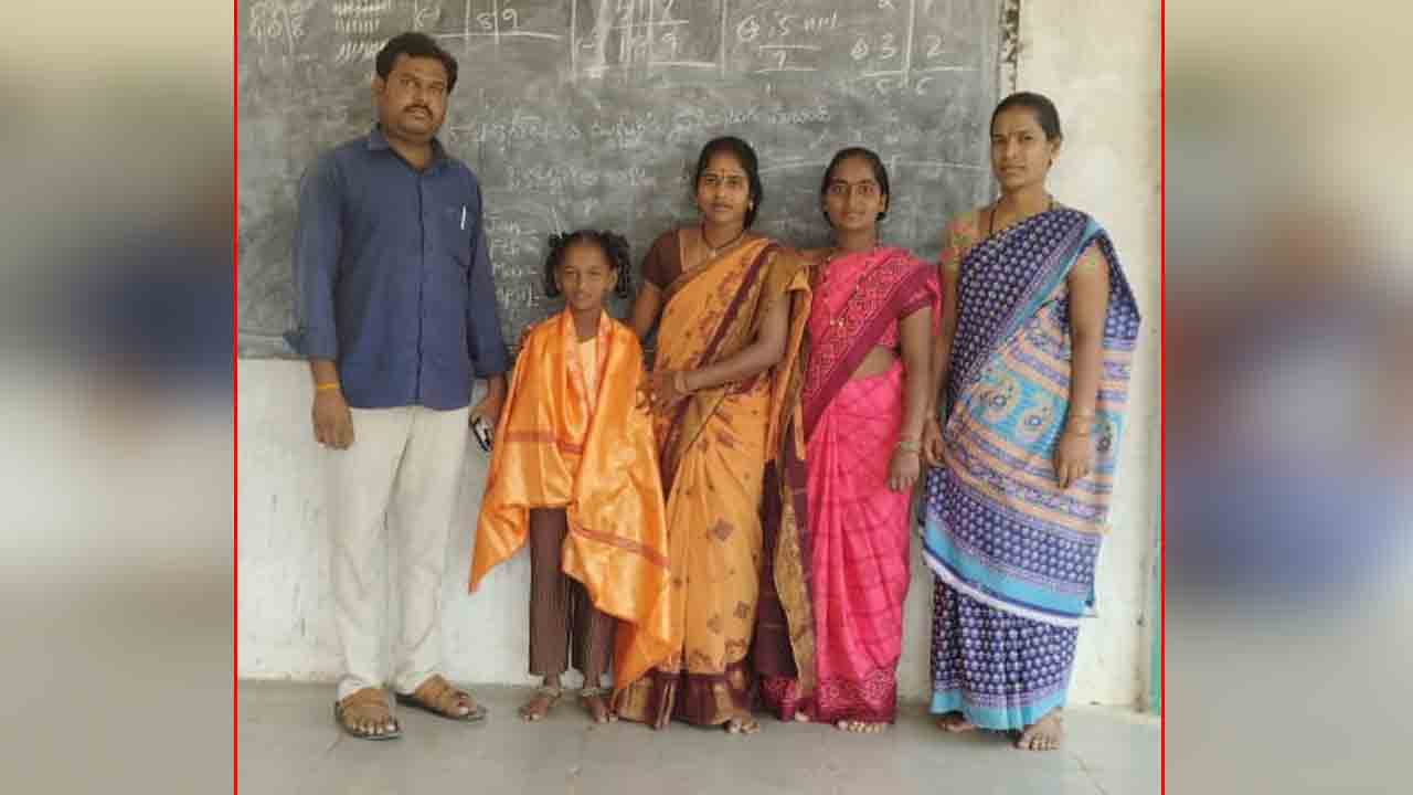 Gurukul school | గురుకుల పాఠశాలకు ఎంపికైన విద్యార్థికి ఘనంగా సన్మానం