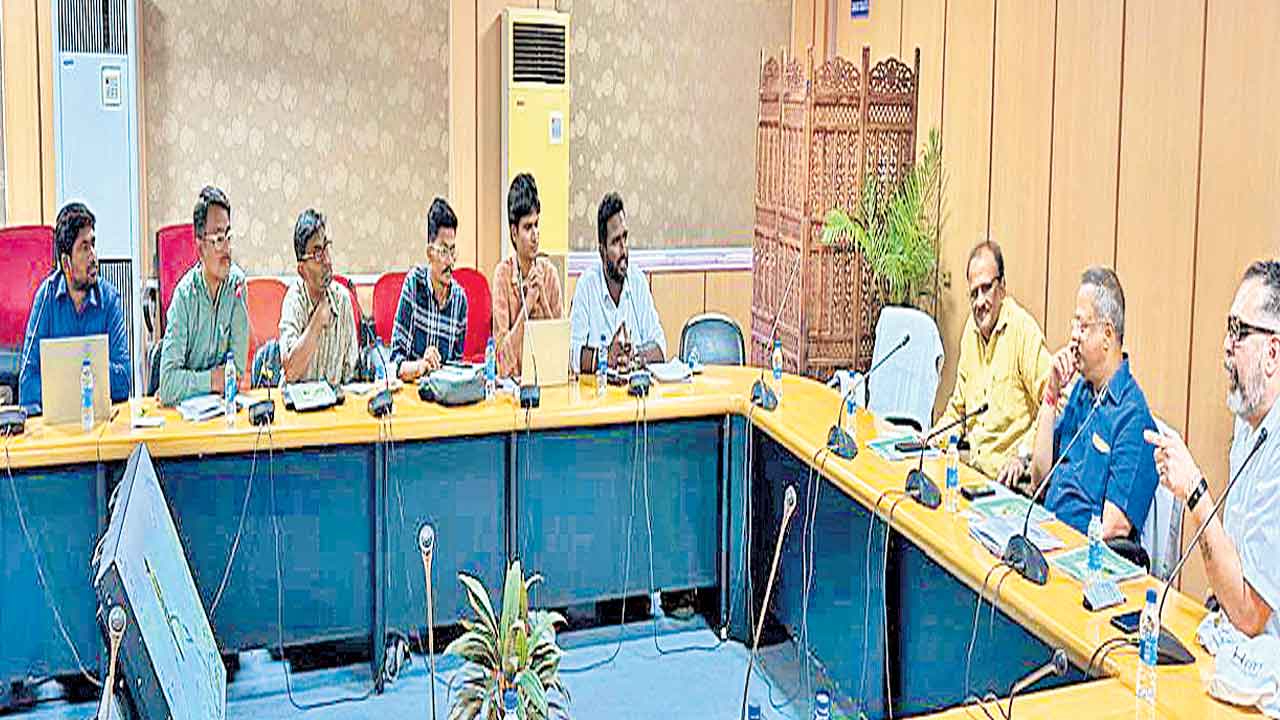 HCU Students | ఆ భూములు ఎంతో ప్రత్యేకం.. అనుమతిస్తే సర్వే చేసి నిరూపిస్తామన్న విద్యార్థులు!