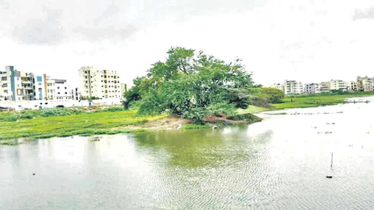 వాయిదాల పేరిట కాలయాపన