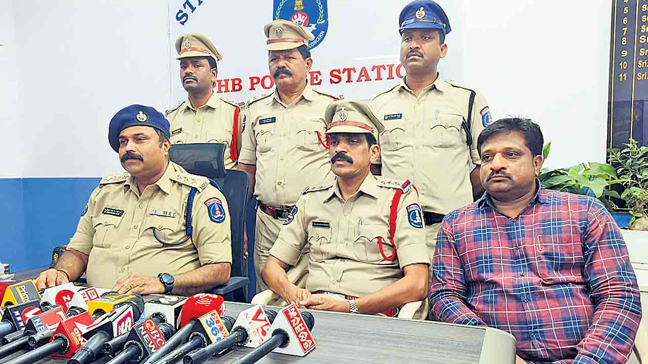 భర్త హత్య కేసులో భార్య, మరో ఇద్దరి అరెస్టు