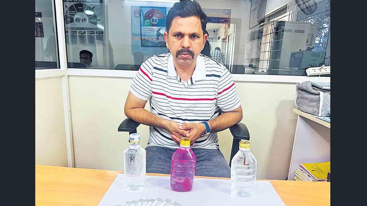 లంచం తీసుకుంటూ.. ఏసీబీకి చిక్కి