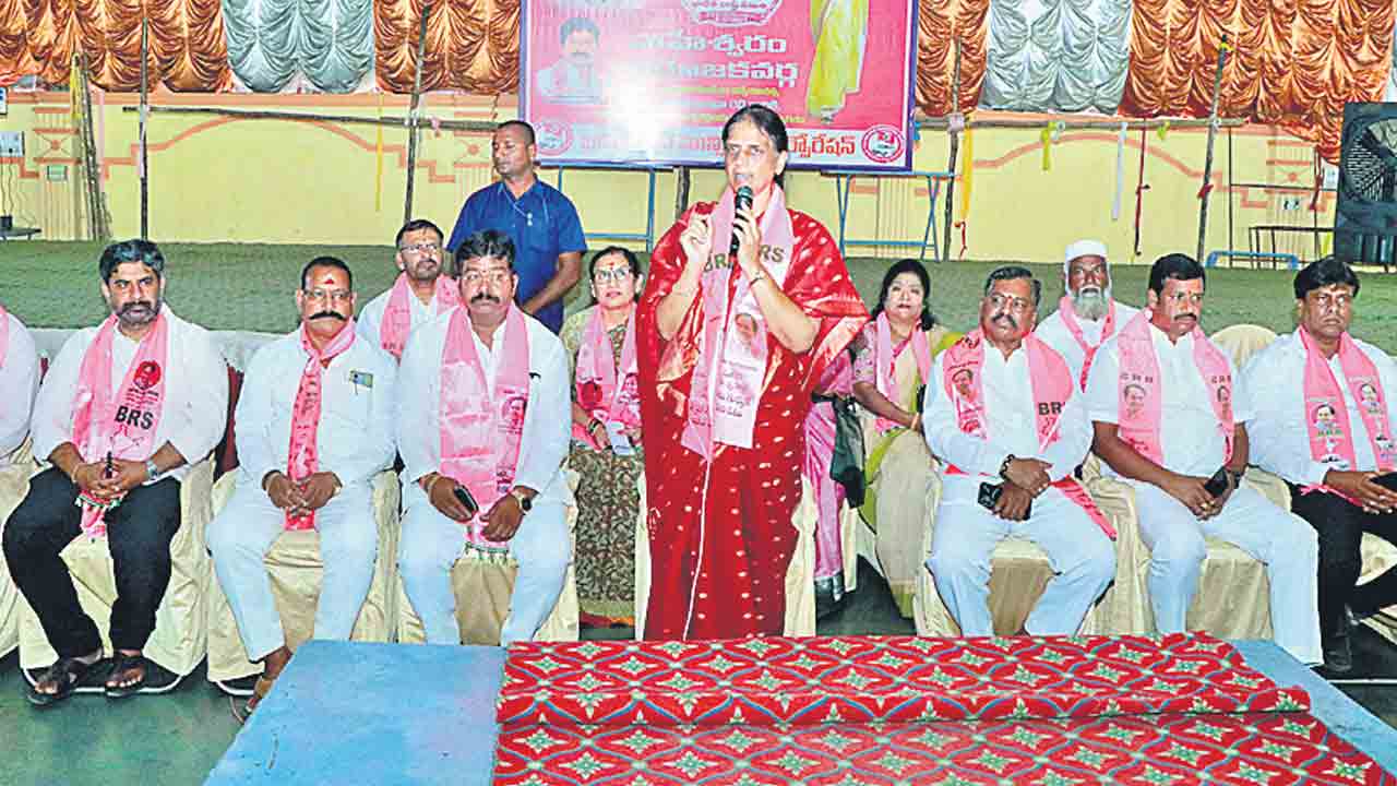 పాలనపై రేవంత్‌కు సోయి లేదు