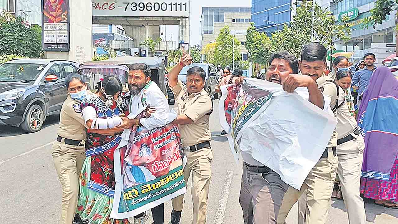 మంత్రివర్గంలో లంబాడీలకు చోటు ఇవ్వాలి