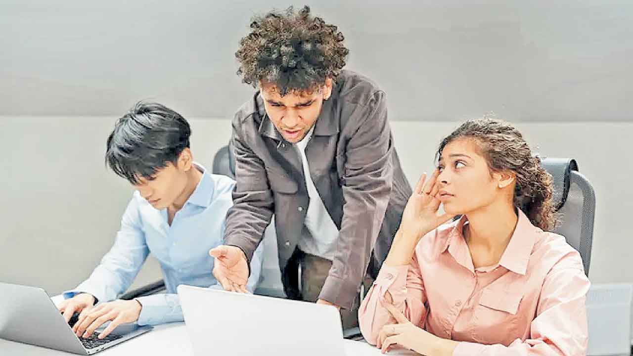 అధిక పని భారంతో టెకీలు ఆగమాగం.. సర్వేలో దిగ్భ్రాంతికర వాస్తవాలు..!