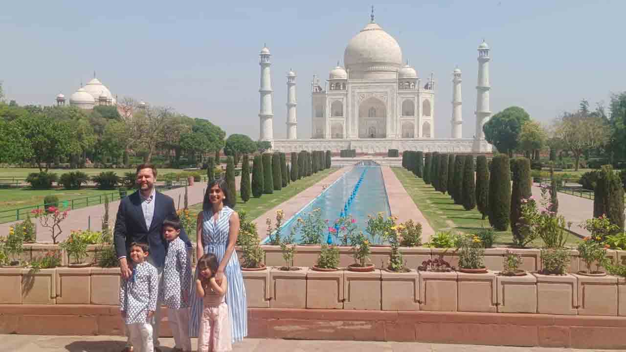 JD Vance | తాజ్‌మహల్‌ను సందర్శించిన జేడీ వాన్స్‌ ఫ్యామిలీ