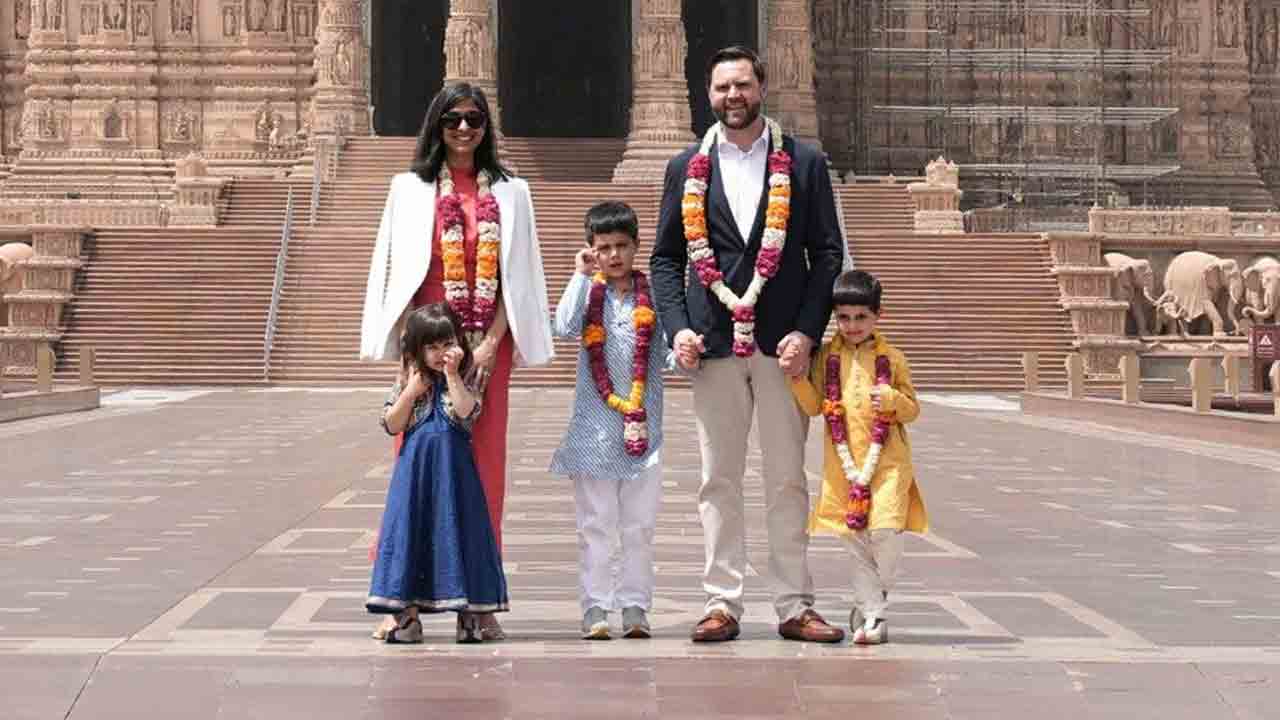 JD Vance | భారతీయ సంప్రదాయ దుస్తుల్లో జేడీ వాన్స్‌ పిల్లలు.. వీడియో వైరల్‌