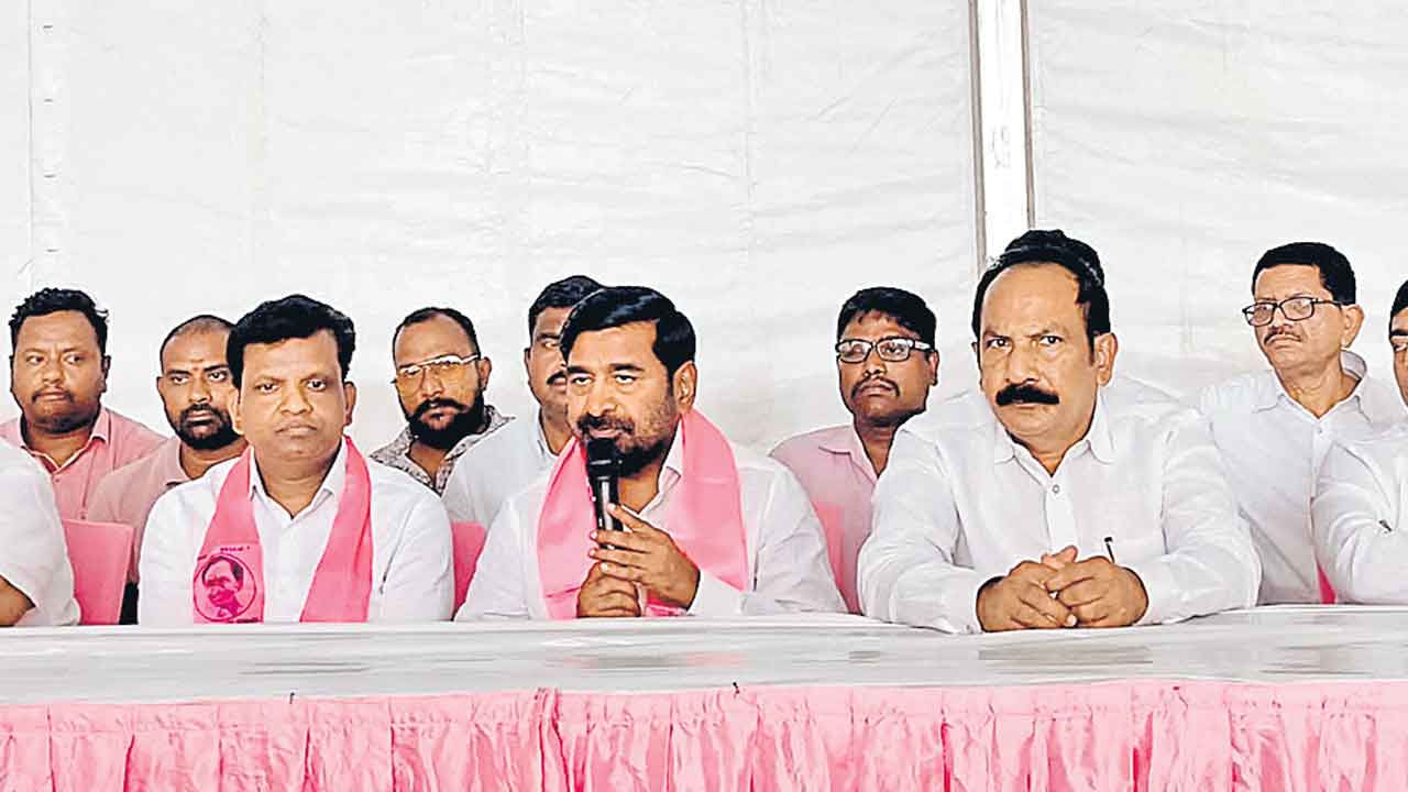 ప్రభుత్వం పడిపోవాలనే కోరికేం లేదు