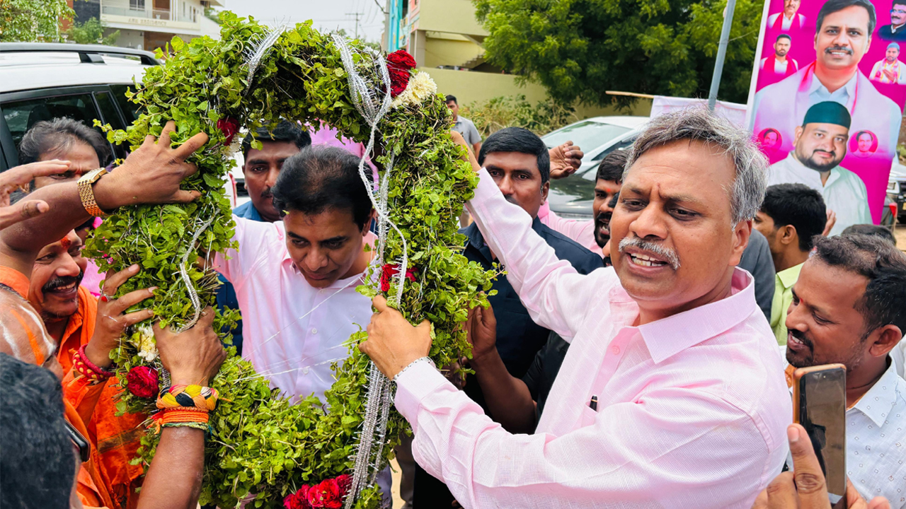 KTR | కేటీఆర్‌కు ఘన స్వాగతం పలికిన పల్లా రాజేశ్వర్‌రెడ్డి