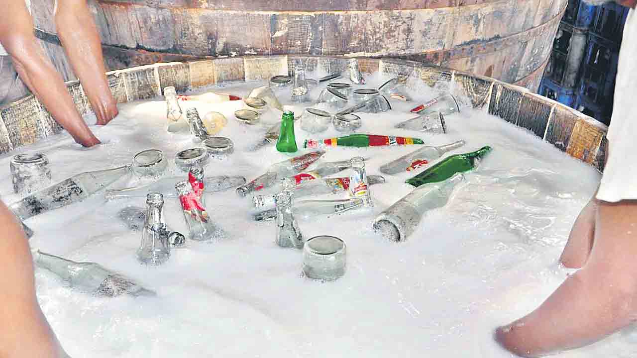 ఆబ్మారీ.. అంతే మరీ !