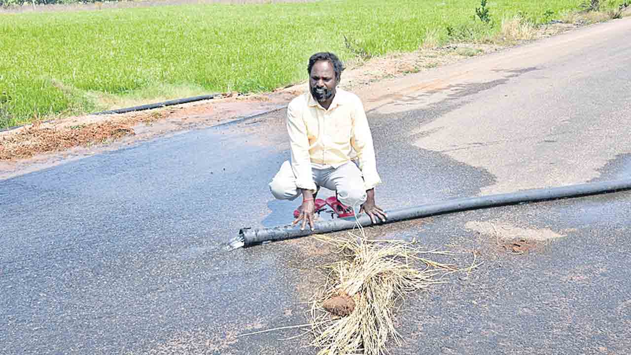 పొలం తడిపేందుకు అష్టకష్టాలు