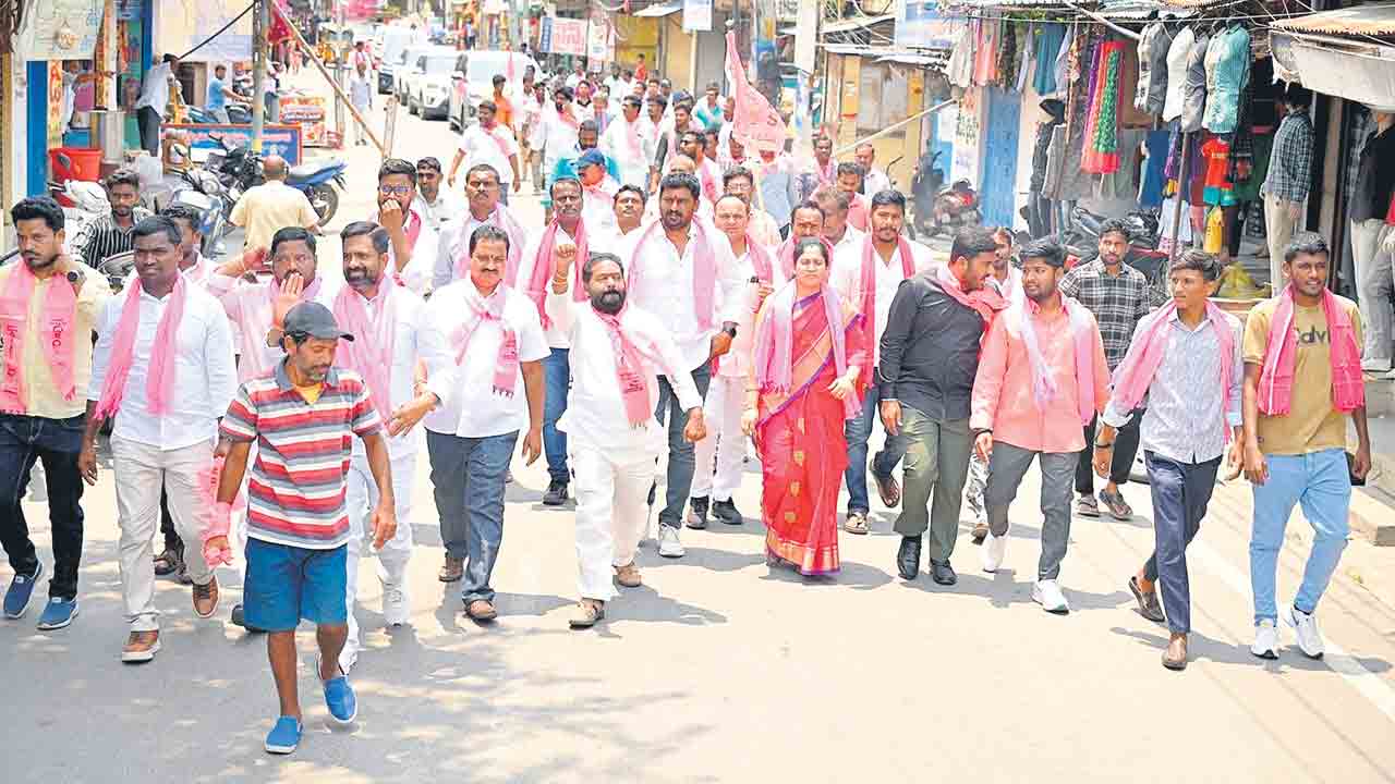 రజతోత్సవ సభకు కదిలిన దండు