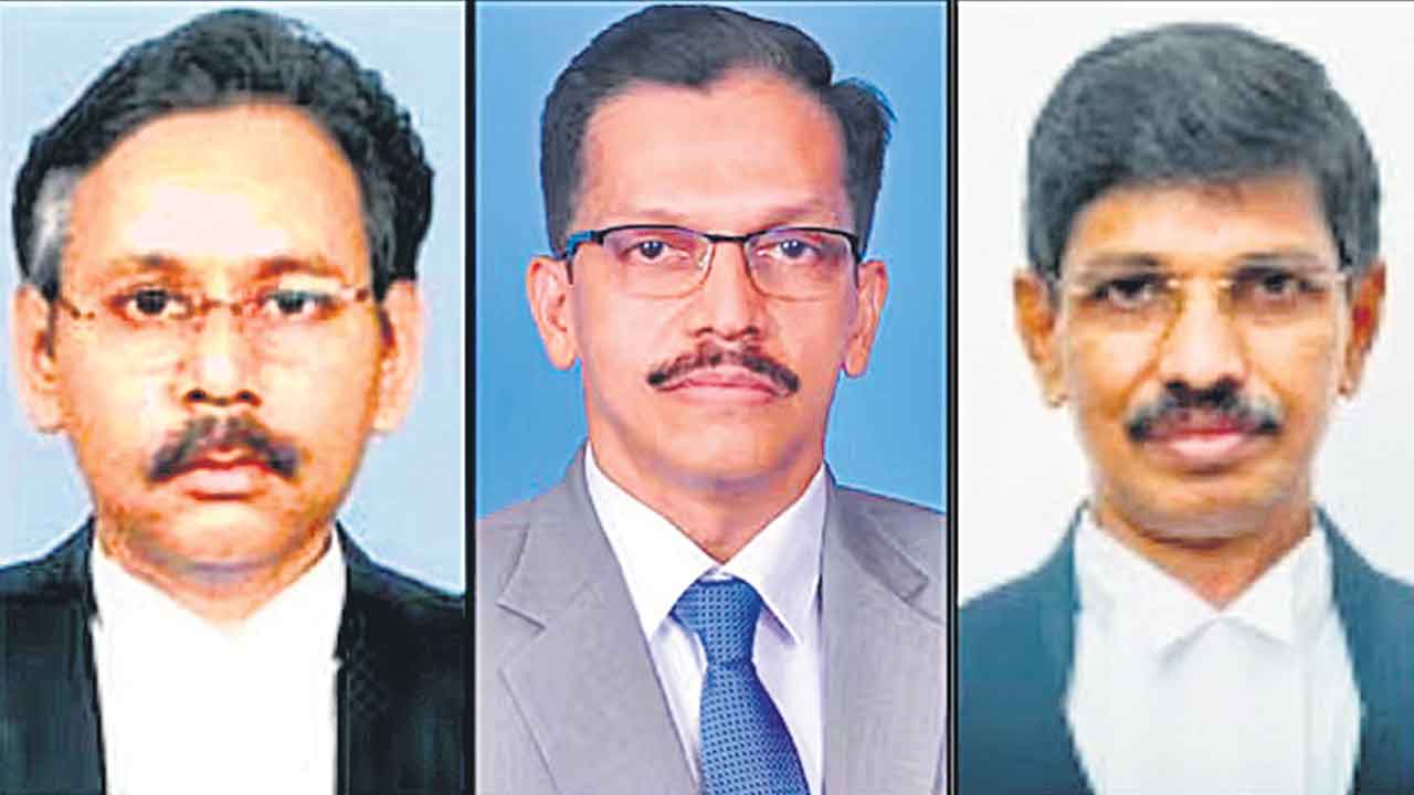 తృటిలో తప్పించుకున్న కేరళ జడ్జీలు, ఎమ్మెల్యేలు.. ప్రస్తుతం శ్రీనగర్‌లో క్షేమం