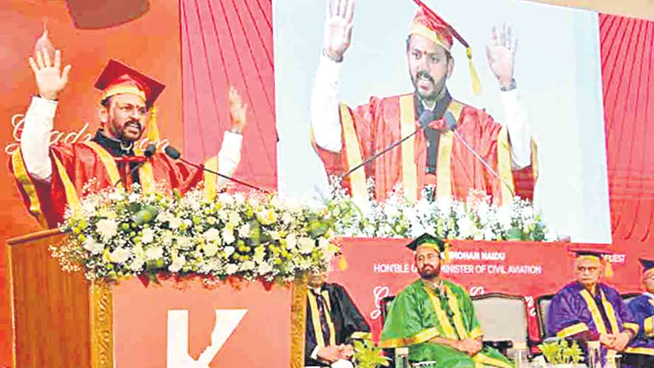 ఉపాధికర్తలుగా ఎదగాలి