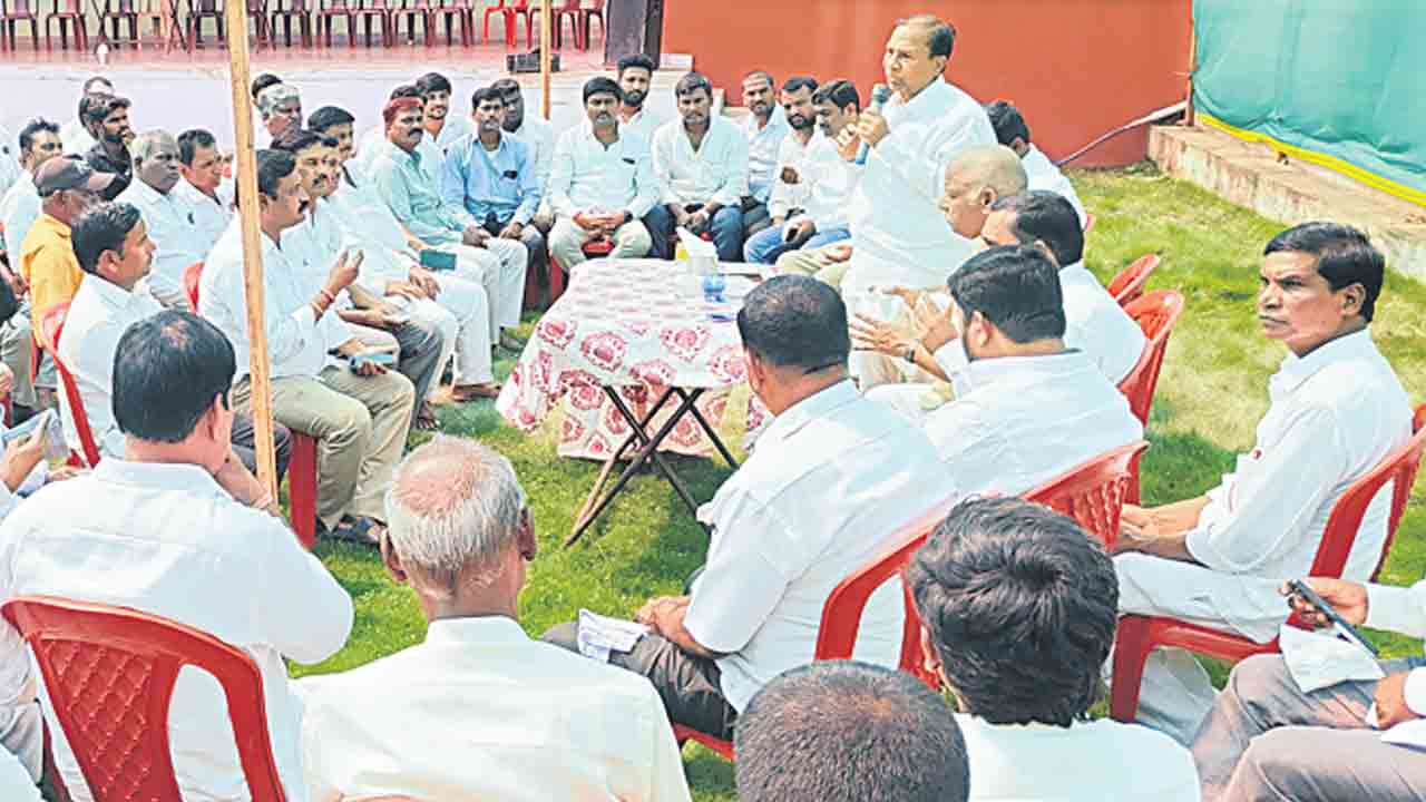 27న పార్టీ జెండాలు ఆవిష్కరించాలి