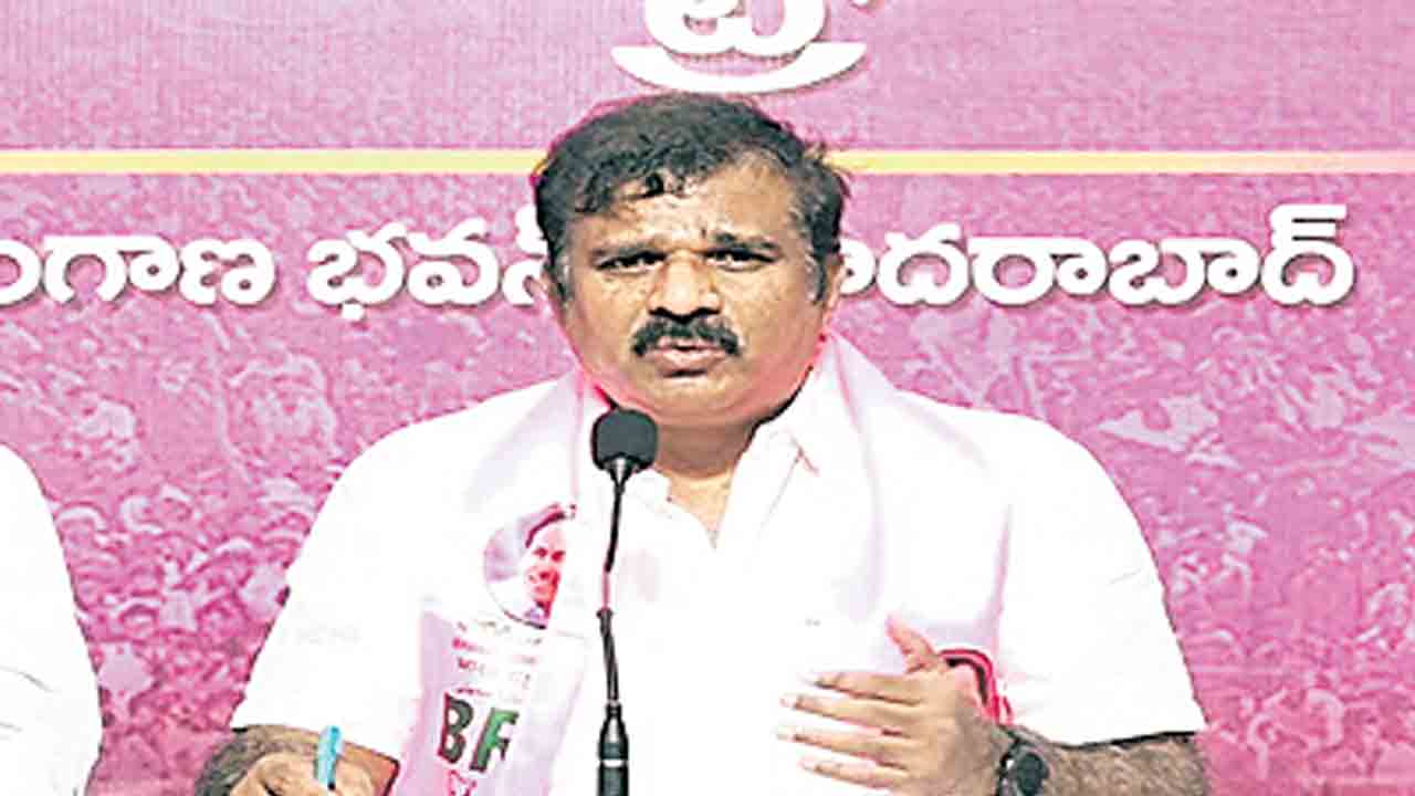 రాహుల్‌ నోరు మెదపరెందుకు?