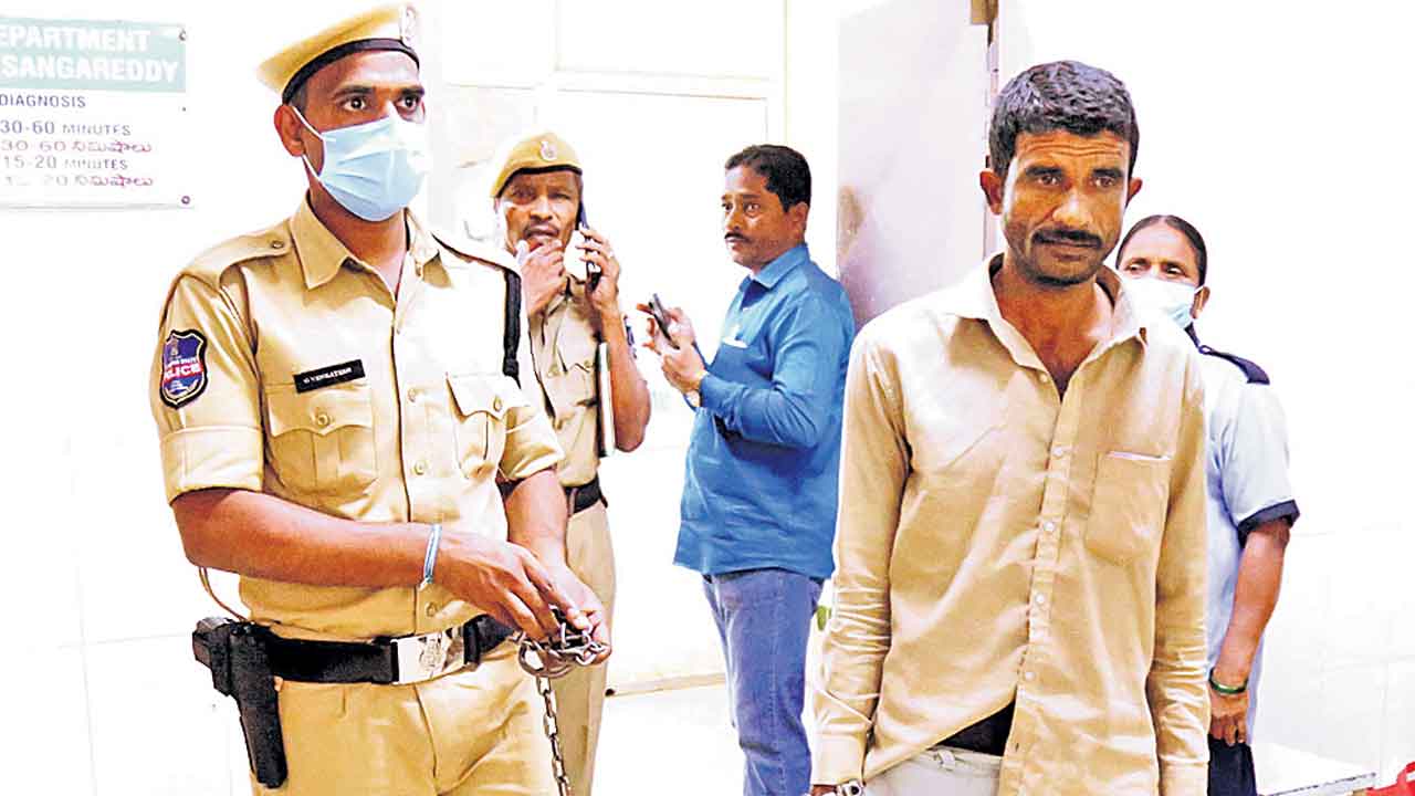 NHRC | అర్ధరాత్రి అరాచకం నిజమే!.. గిరిజన మహిళలను ఇష్టం వచ్చినట్టు కొట్టారు: ఎన్‌హెచ్‌ఆర్సీ