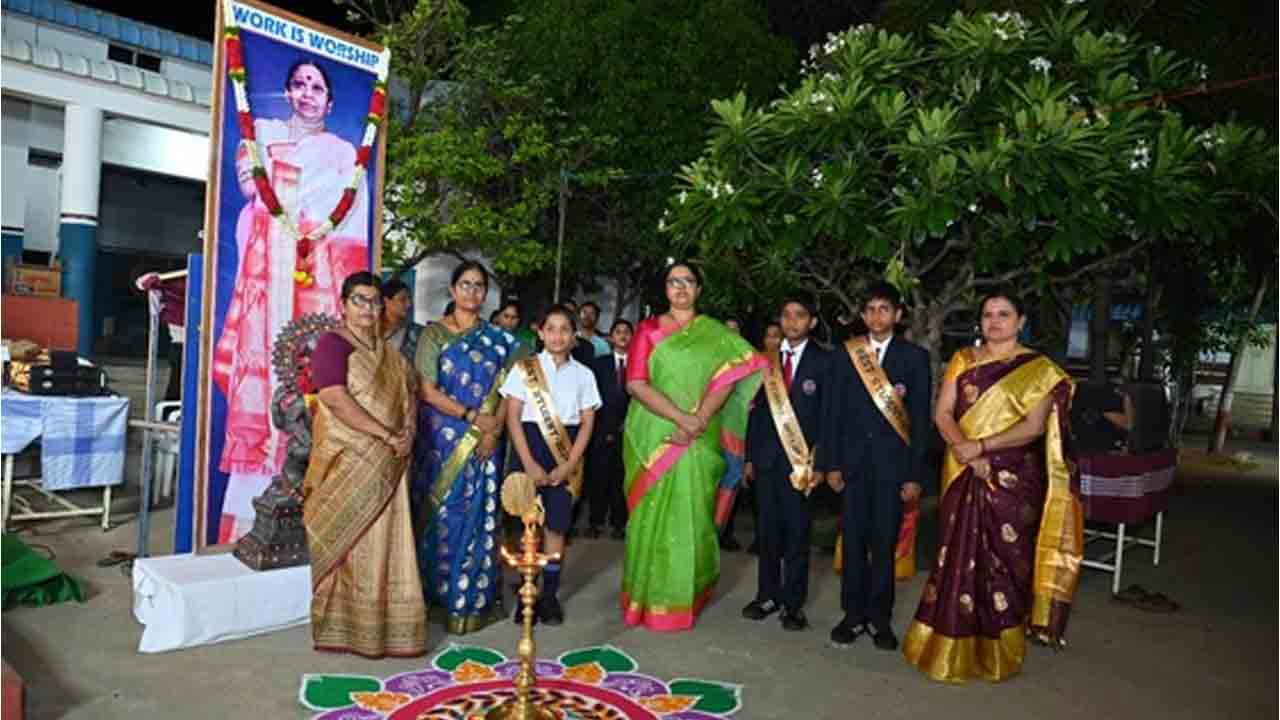 Laurels Day | మాంటిస్సోరి పాఠశాలలో ఘనంగా లారెల్స్‌ డే వేడుకలు