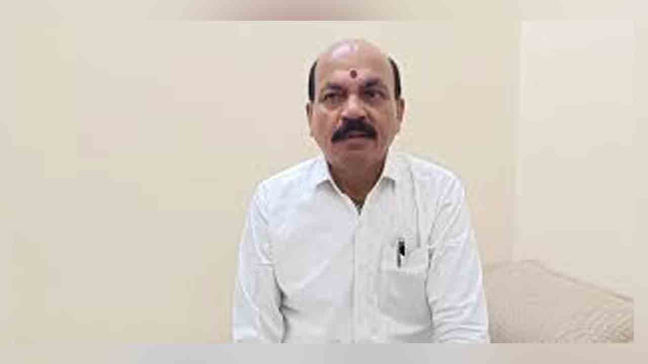 MLA Chinta Prabhakar | రైతులు ధాన్యాన్ని కొనుగోలు కేంద్రాల్లో అమ్ముకోవాలి: ఎమ్మెల్యే చింతా ప్రభాకర్