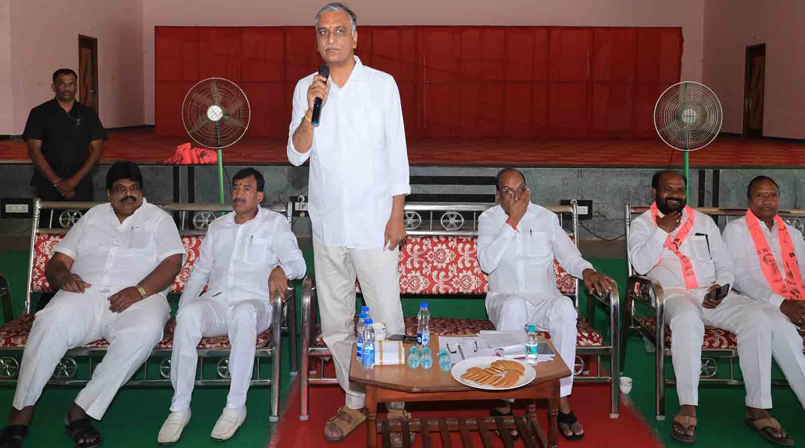 MLA Harish Rao | మెదక్‌ జిల్లా నుంచి టార్గెట్‌ లక్ష మంది.. బీఆర్ఎస్ రజతోత్సవ సభపై హరీష్ రావు