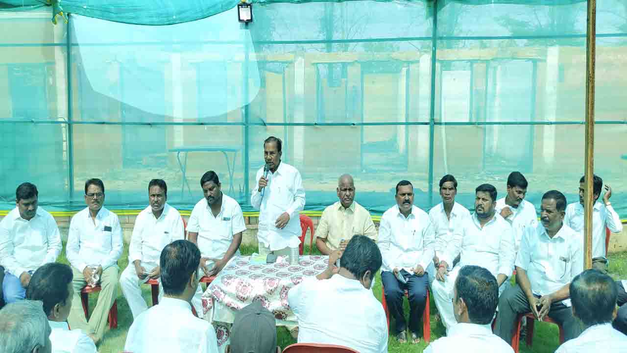 MLA Koninty ManikRao | బీఆర్‌ఎస్‌ రజతోత్సవ సభకు ప్రతీ గ్రామం నుంచి వాహనాలు.. ఎమ్మెల్యే కొనింటి మాణిక్ రావు