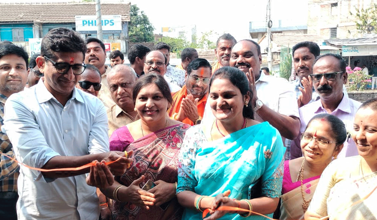 MLA SANJAY | చలివేంద్రం ఏర్పాటు అభినందనీయం