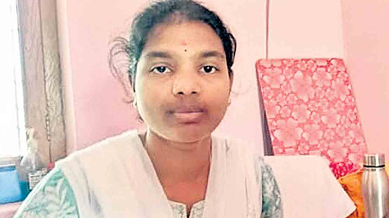 సిరిసిల్లలో పంచాయతీ కార్యదర్శి మిస్సింగ్‌!