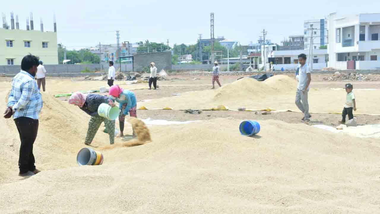 ‘కొనుగోలు’ జాడేదీ?