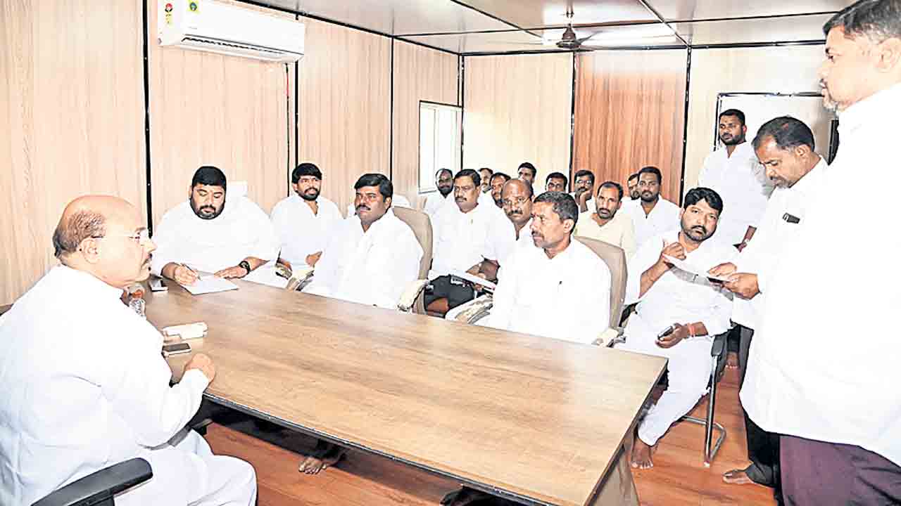 స్వచ్ఛందంగా తరలిరావాలి..