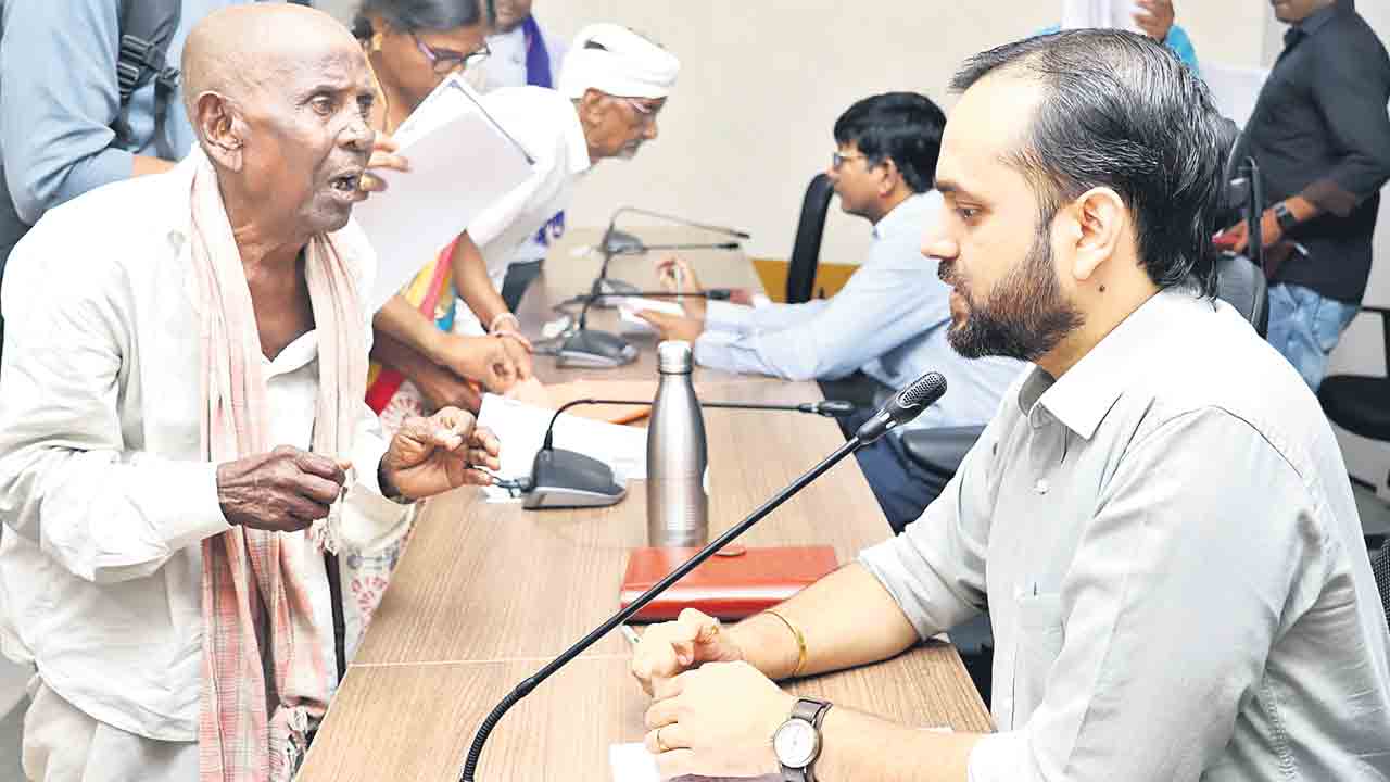 అర్జీల పరిష్కారానికి ప్రత్యేక చర్యలు