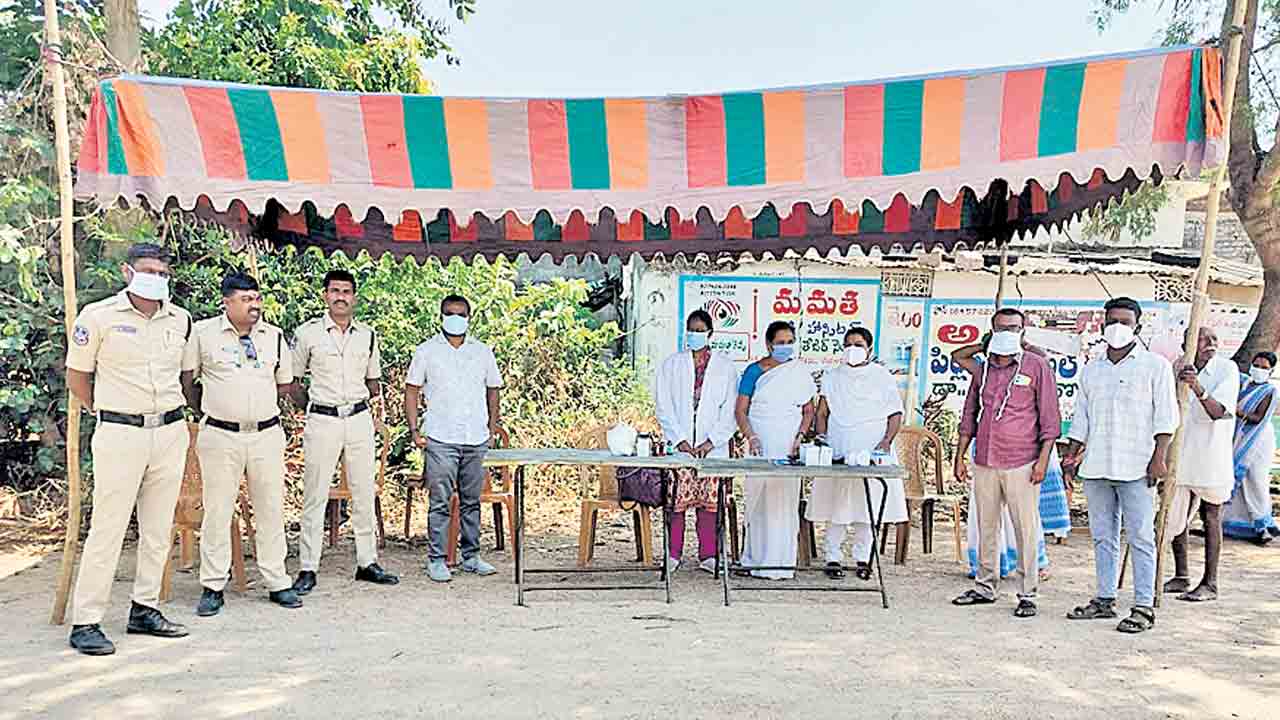 కాన్గల్‌లో పికెటింగ్‌ ఏర్పాటు
