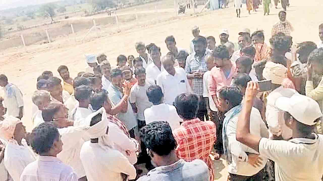 ఉమామహేశ్వర ప్రాజెక్టును అడ్డుకుంటం