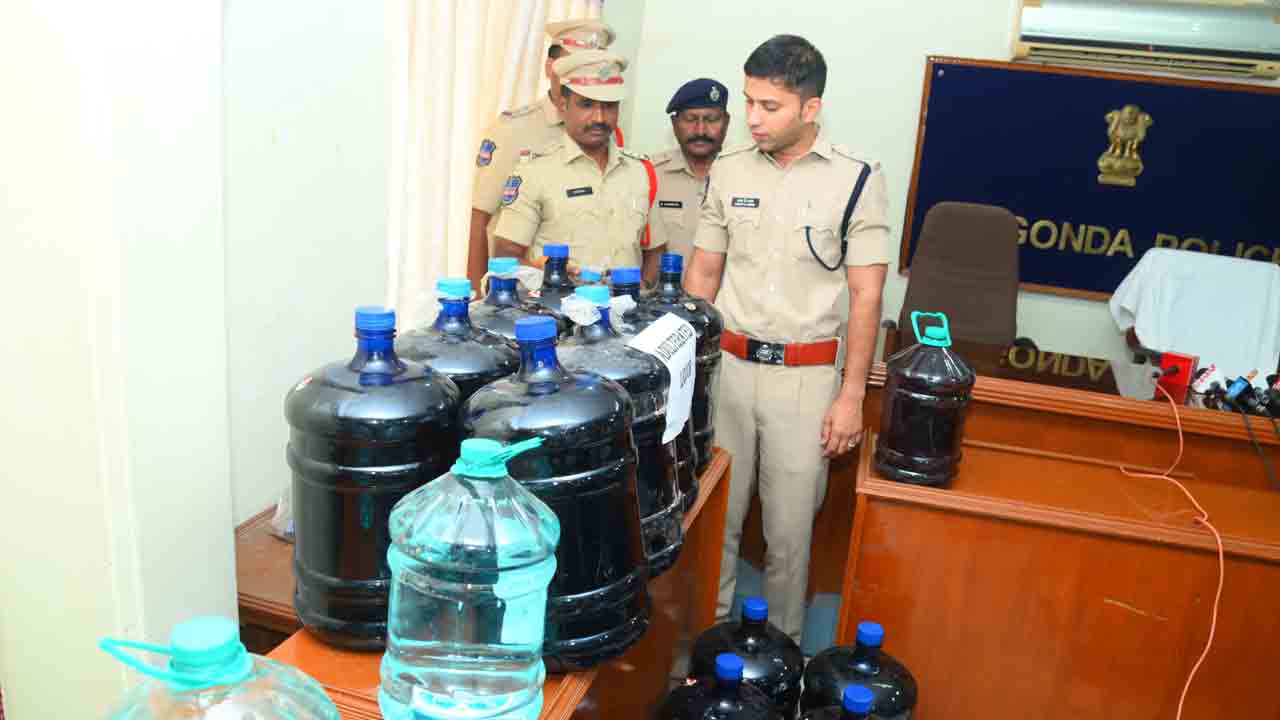 కల్తీ మద్యం కేసులో ఐదుగురి అరెస్ట్