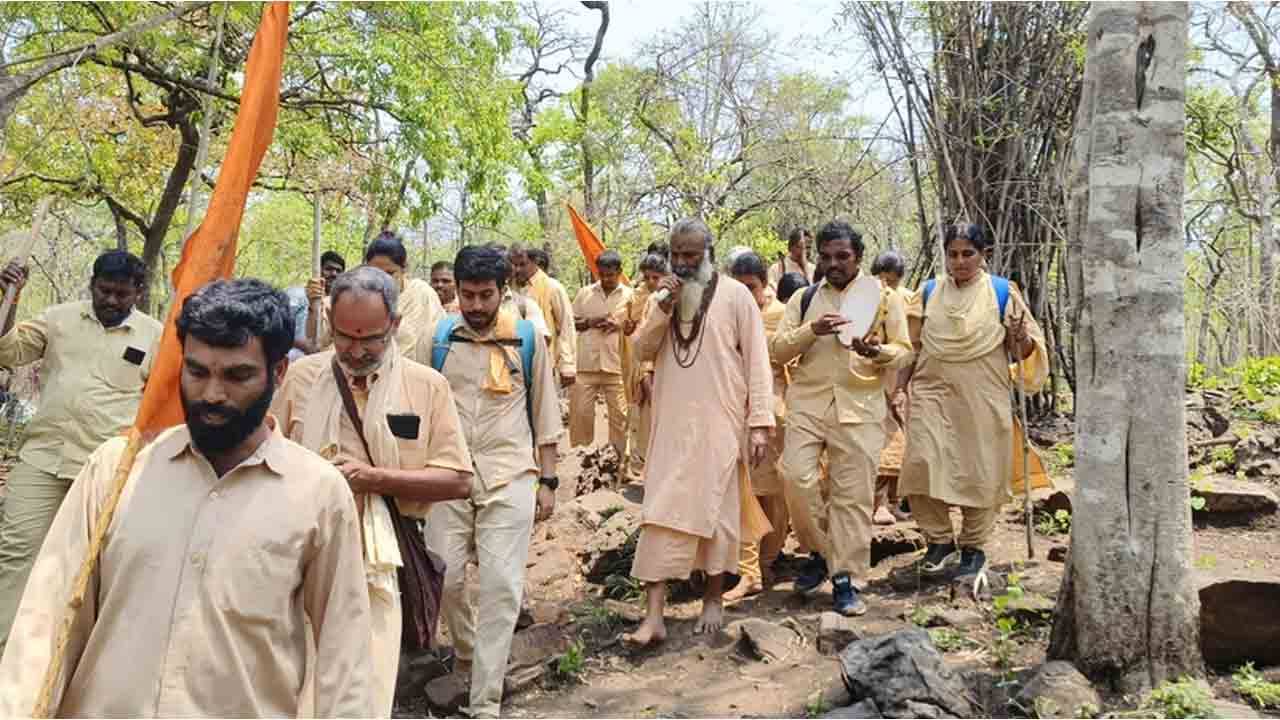 Lingamayya Jatara | లింగమయ్య జాతర ప్రారంభం.. శివనామ స్మరణతో మారుమోగుతున్న నల్లమల అడవులు