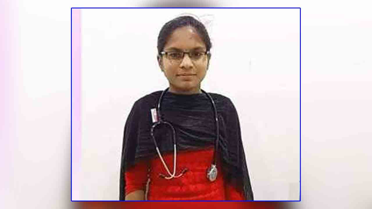 Tragedy | విషాదం..రోడ్డు ప్రమాదంలో నర్సింగ్ విద్యార్థి మృతి.. యాచక వృత్తి చేస్తూ పిల్లలను చదివిస్తున్న తల్లి