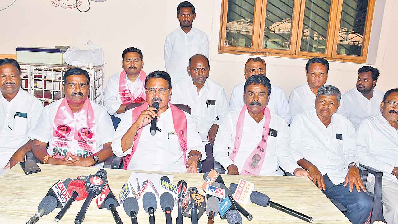 సభను విజయవంతం చేయాలి.. మాజీ మంత్రి నిరంజన్‌రెడ్డి