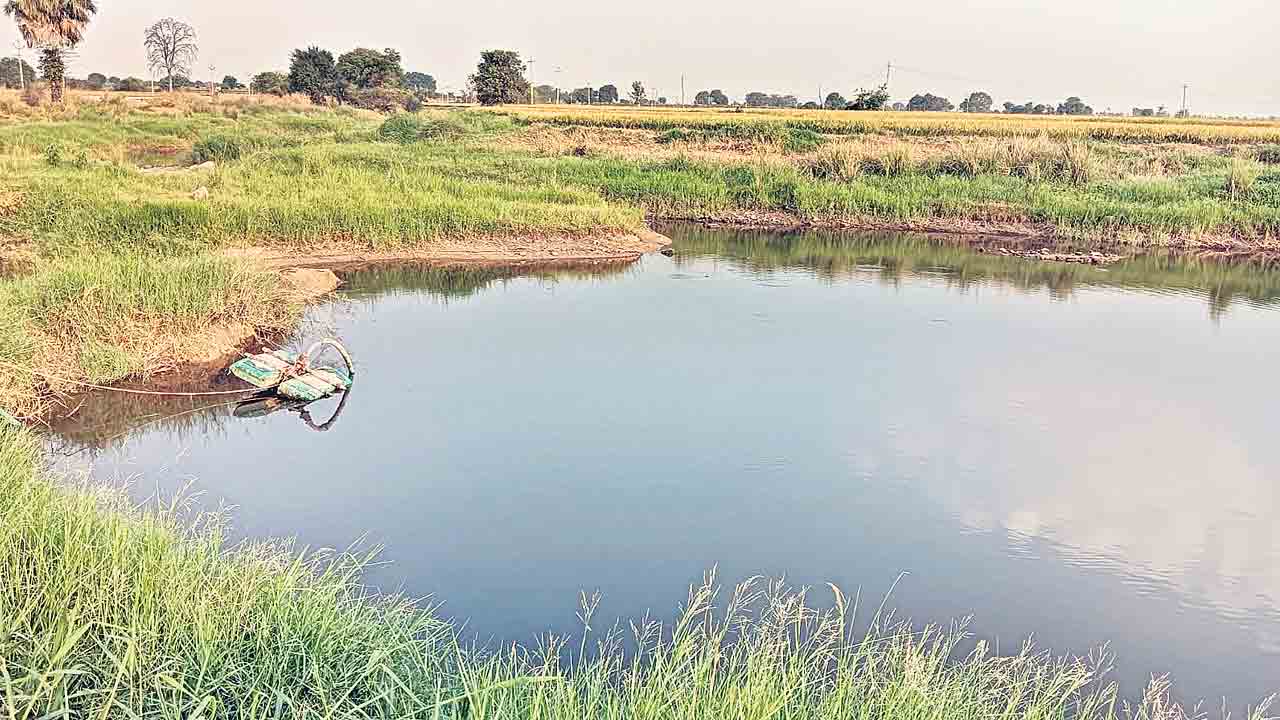 చేపల వేటకు వెళ్లి ఇద్దరుమృతి