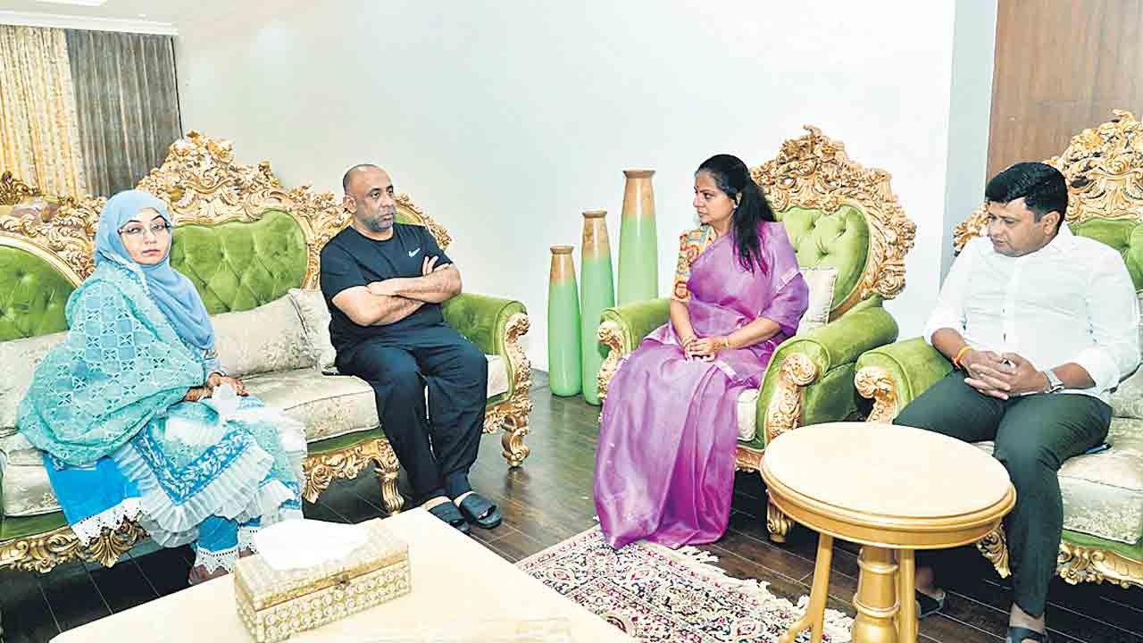 మాజీ ఎమ్మెల్యే షకీల్‌కు కవిత, బిగాల పరామర్శ