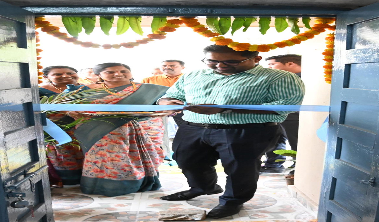 PEDDAPALLY | నాణ్యమైన భోజనాన్ని అందించాలి..- జిల్లా కలెక్టర్‌ కోయ శ్రీ హర్ష