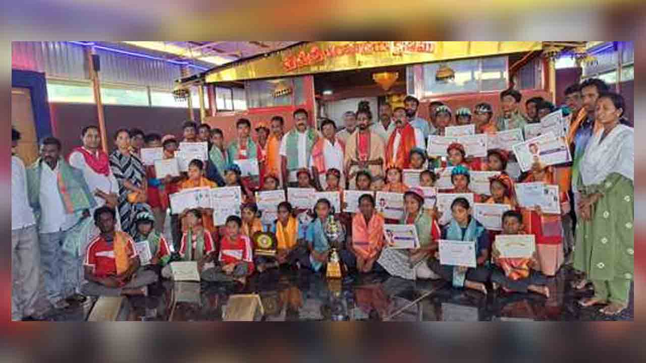 Role Model | క్రీడాకారులు విశ్రాంత పీఈటీని రోల్ మోడల్‌గా తీసుకోవాలి