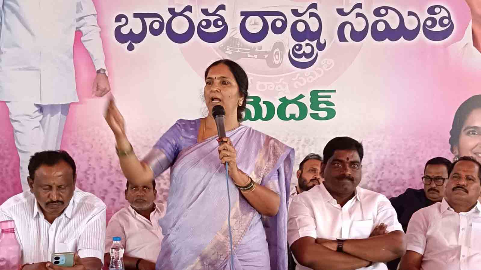 Padma Devendar Reddy | ఏ ఎన్నికలు వచ్చినా వార్‌ వన్‌ సైడే.. వరంగల్‌ సభకు ప్రతి పల్లె నుంచి తరలివెళ్దాం : మాజీ ఎమ్మెల్యే పద్మాదేవేందర్‌రెడ్డి