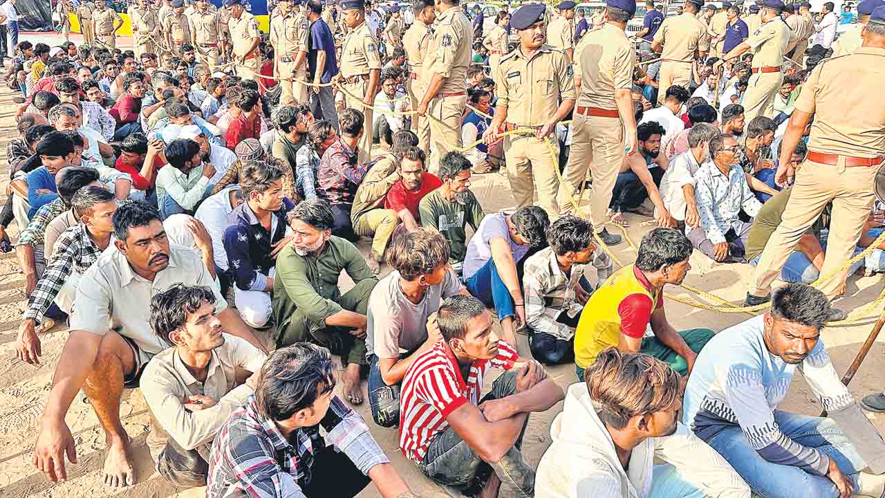 మహారాష్ట్రలో  5 వేల మంది పాకిస్థానీలు