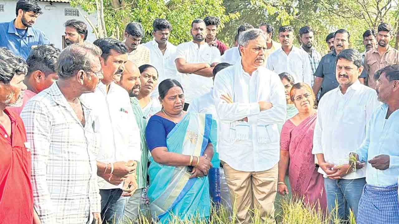 వడగండ్ల బాధితులను ఆదుకోవాలి