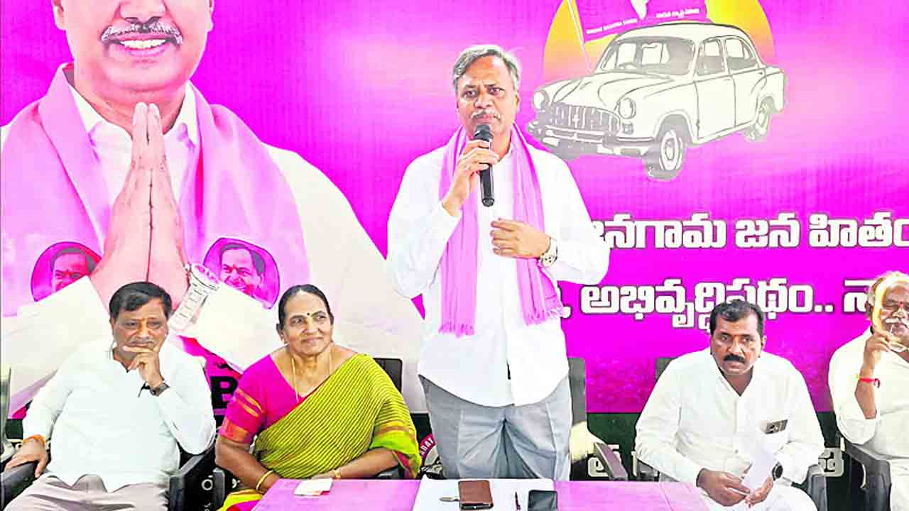 గడపగడపనూ తట్టాలి