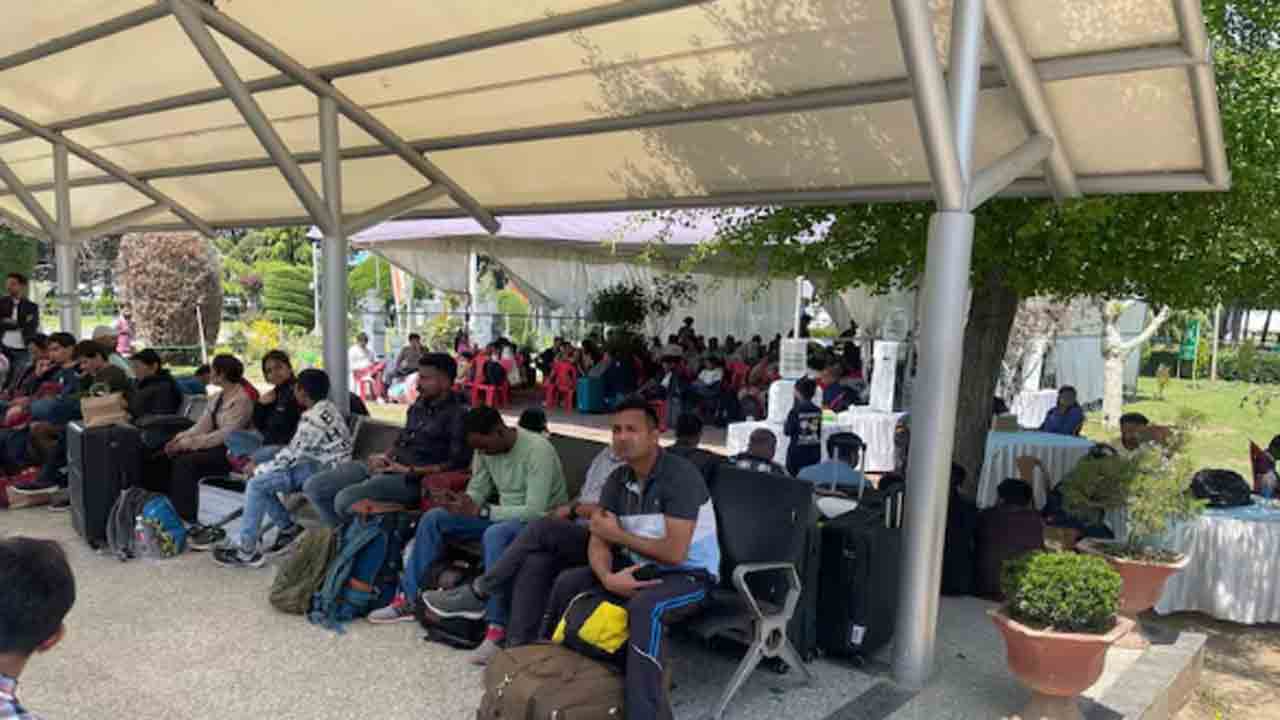 Kashmir Terror Attack | విమాన ఛార్జీలు పెంచొద్దు.. కశ్మీర్‌ నుంచి పెద్ద సంఖ్యలో   తరలింపు: రామ్మోహన్ నాయుడు