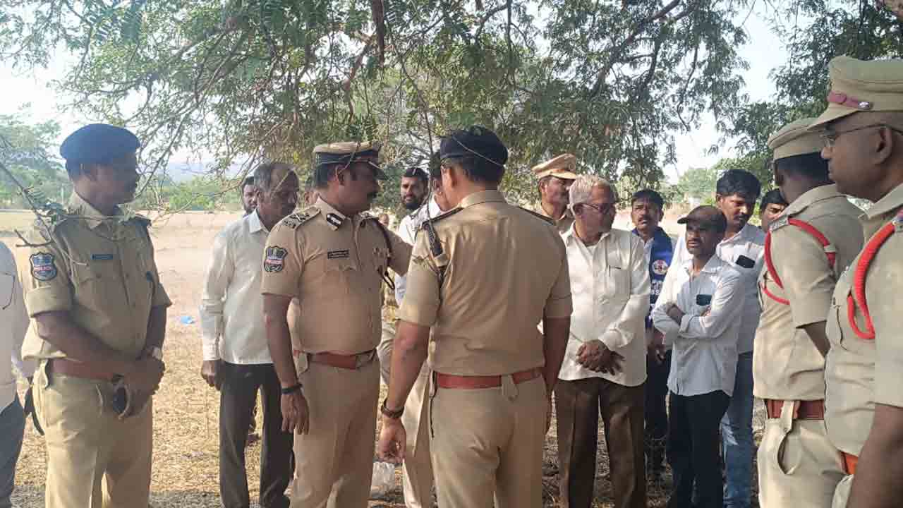 వ్యసనాలకు బానిసలై.. బ్లాక్‌ మెయిలింగ్‌