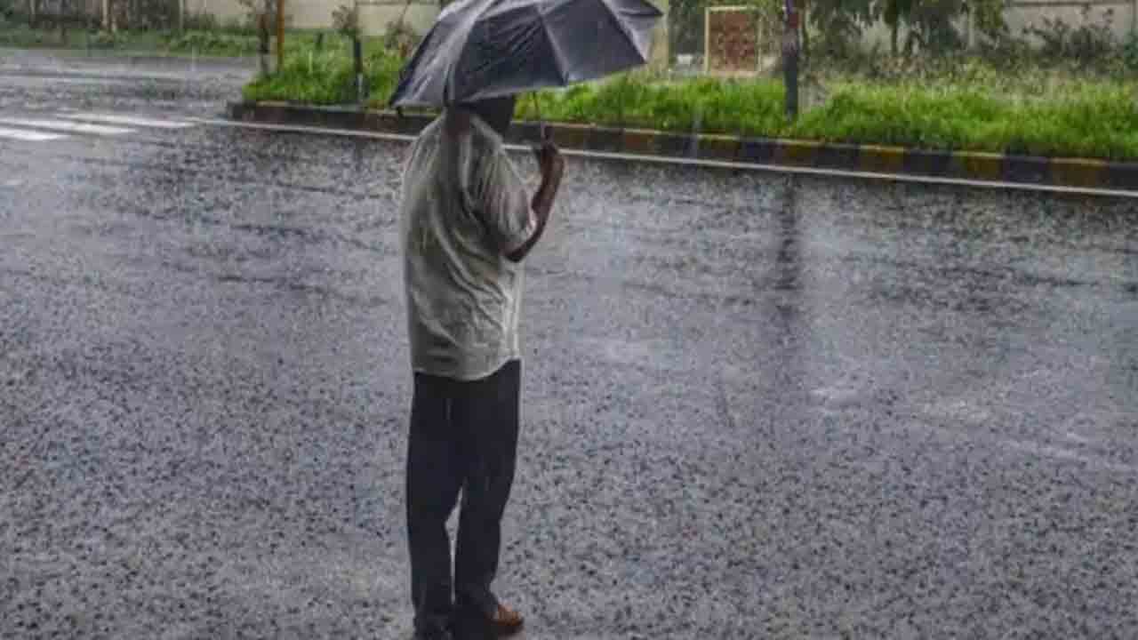 Rain | రాగల మూడు గంటల్లో ఆ మూడు జిల్లాల్లో పిడుగుల వాన