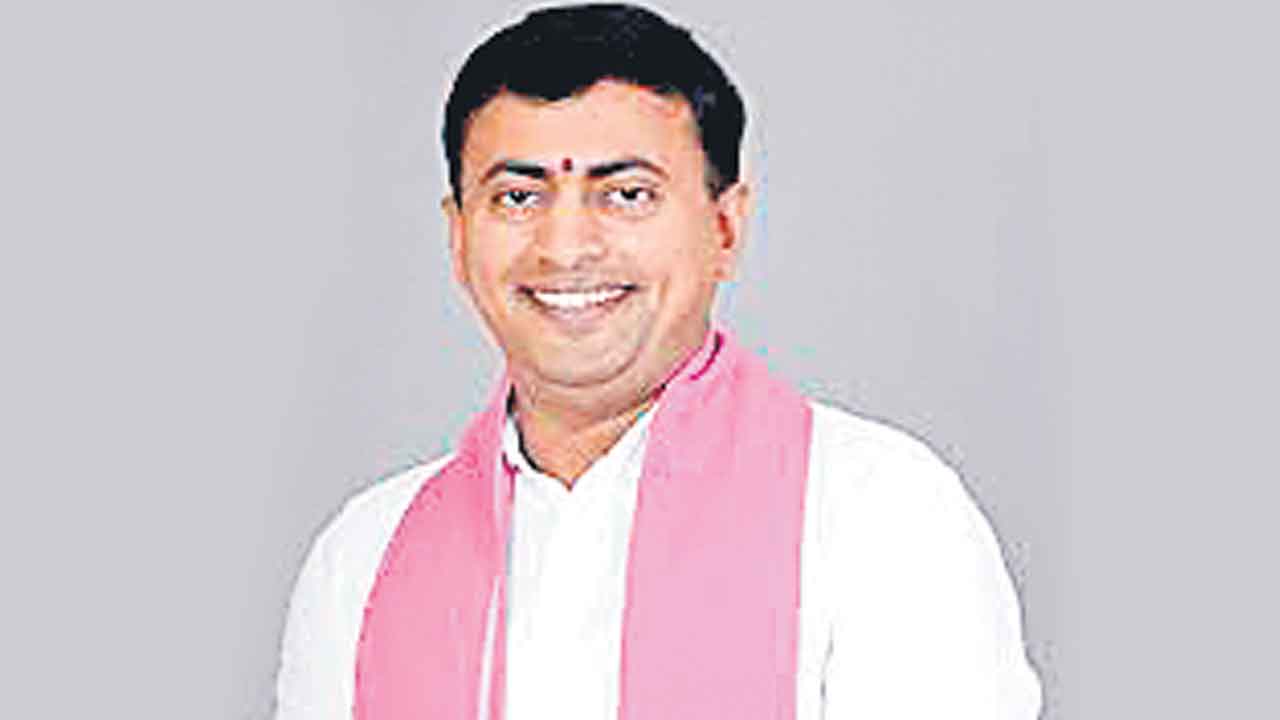 అభ్యర్థుల విజయం