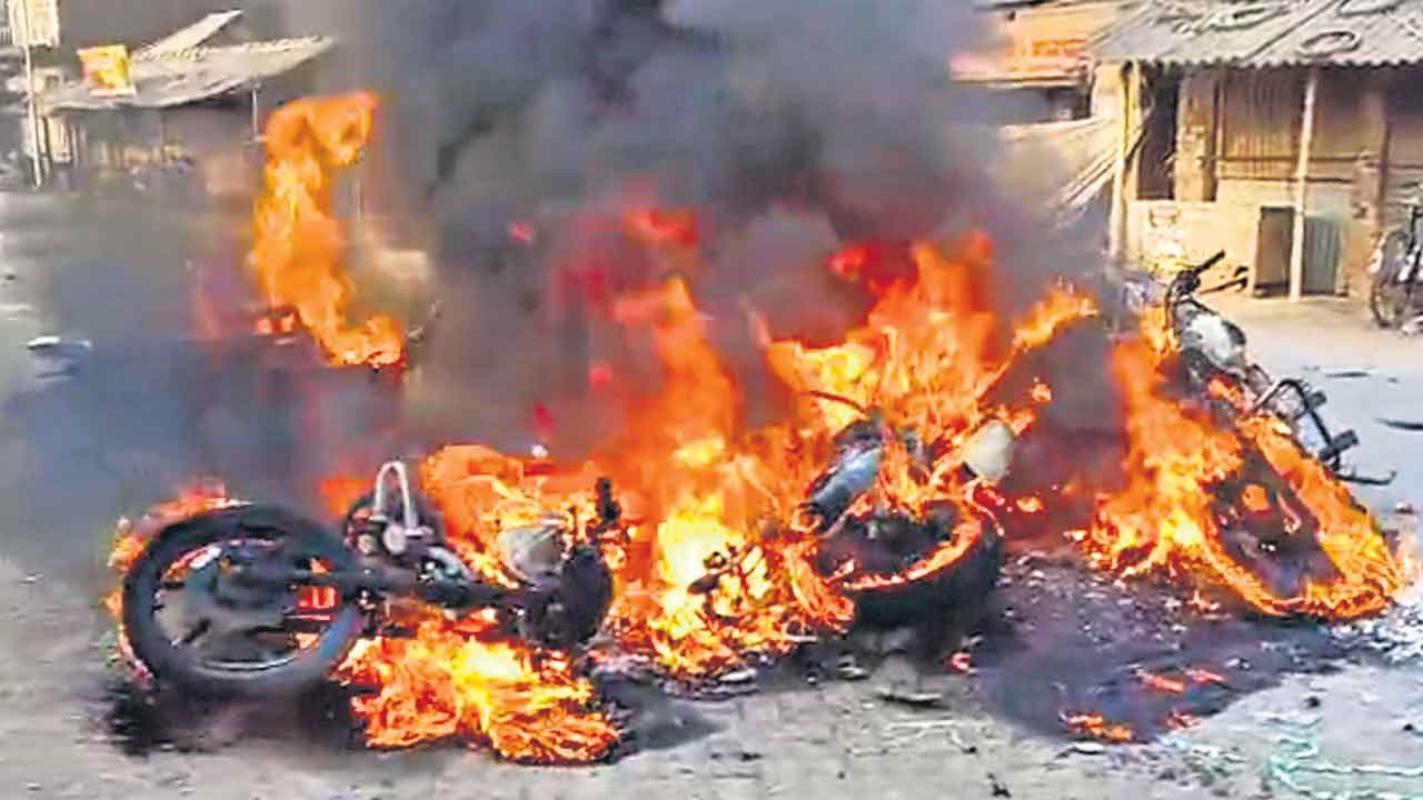 బెంగాల్‌లో వక్ఫ్‌ నిరసనలు ఉధృతం