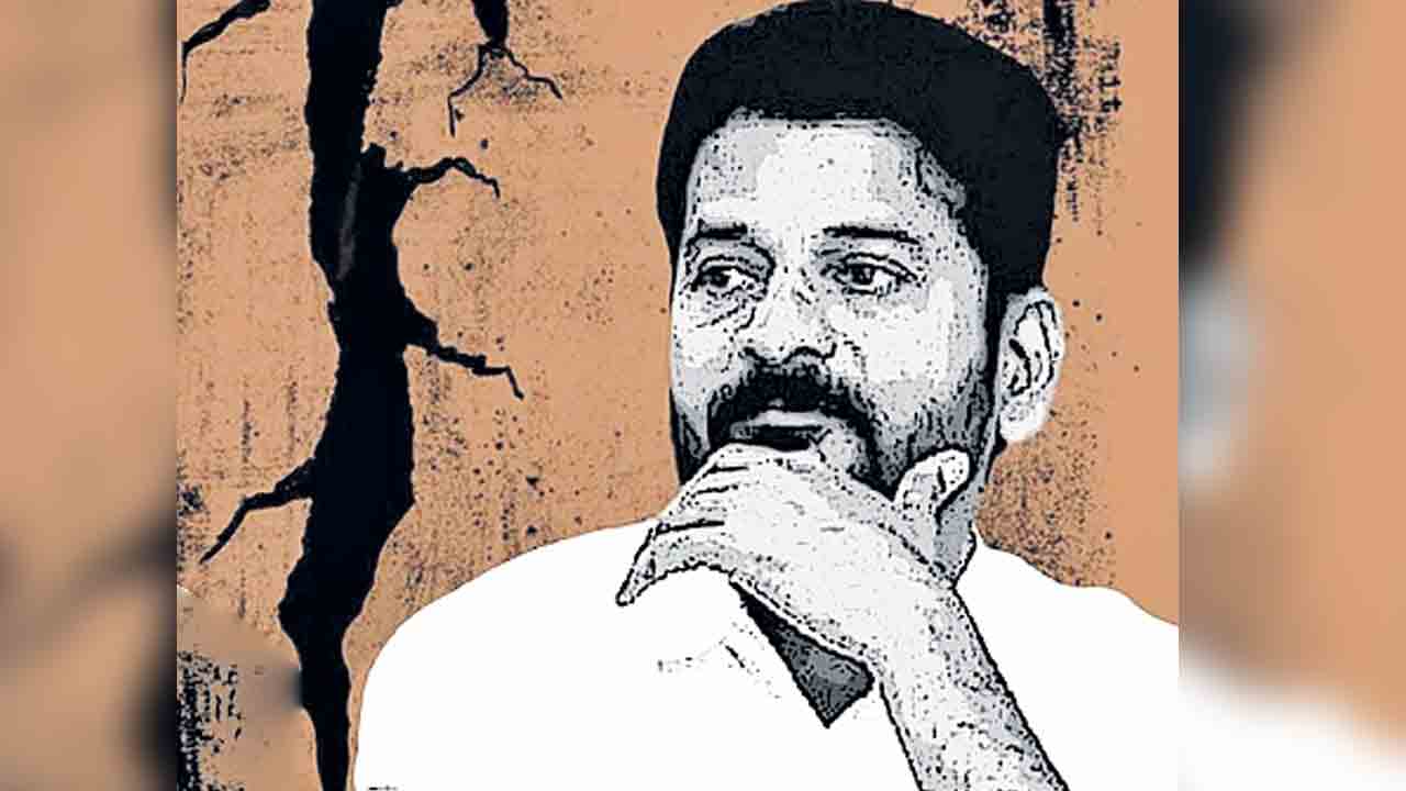 కాంగ్రెస్‌ వాళ్లే ఫేక్‌ కింగ్‌లు!