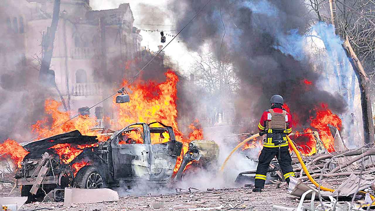 ఉక్రెయిన్‌పై విరుచుకుపడ్డ రష్యా